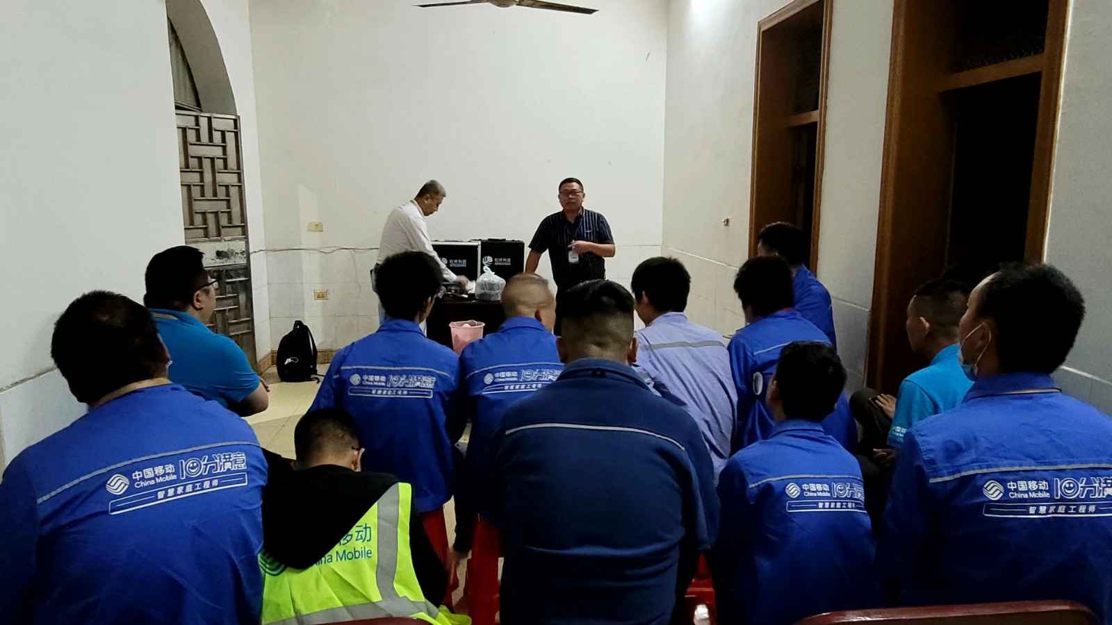 长春岳辉文艺复兴展览有限公司为中移铁通有限公司安全用电培训